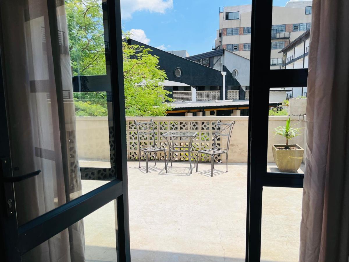 City Living Apartment 119 - Washer, 4K Tv, Fast Wifi, & Sunny Balcony Johannesburg Exteriér fotografie