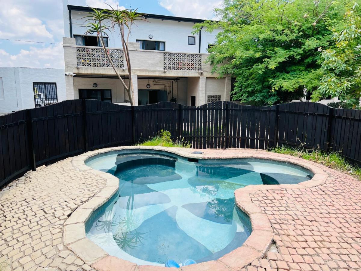City Living Apartment 119 - Washer, 4K Tv, Fast Wifi, & Sunny Balcony Johannesburg Exteriér fotografie